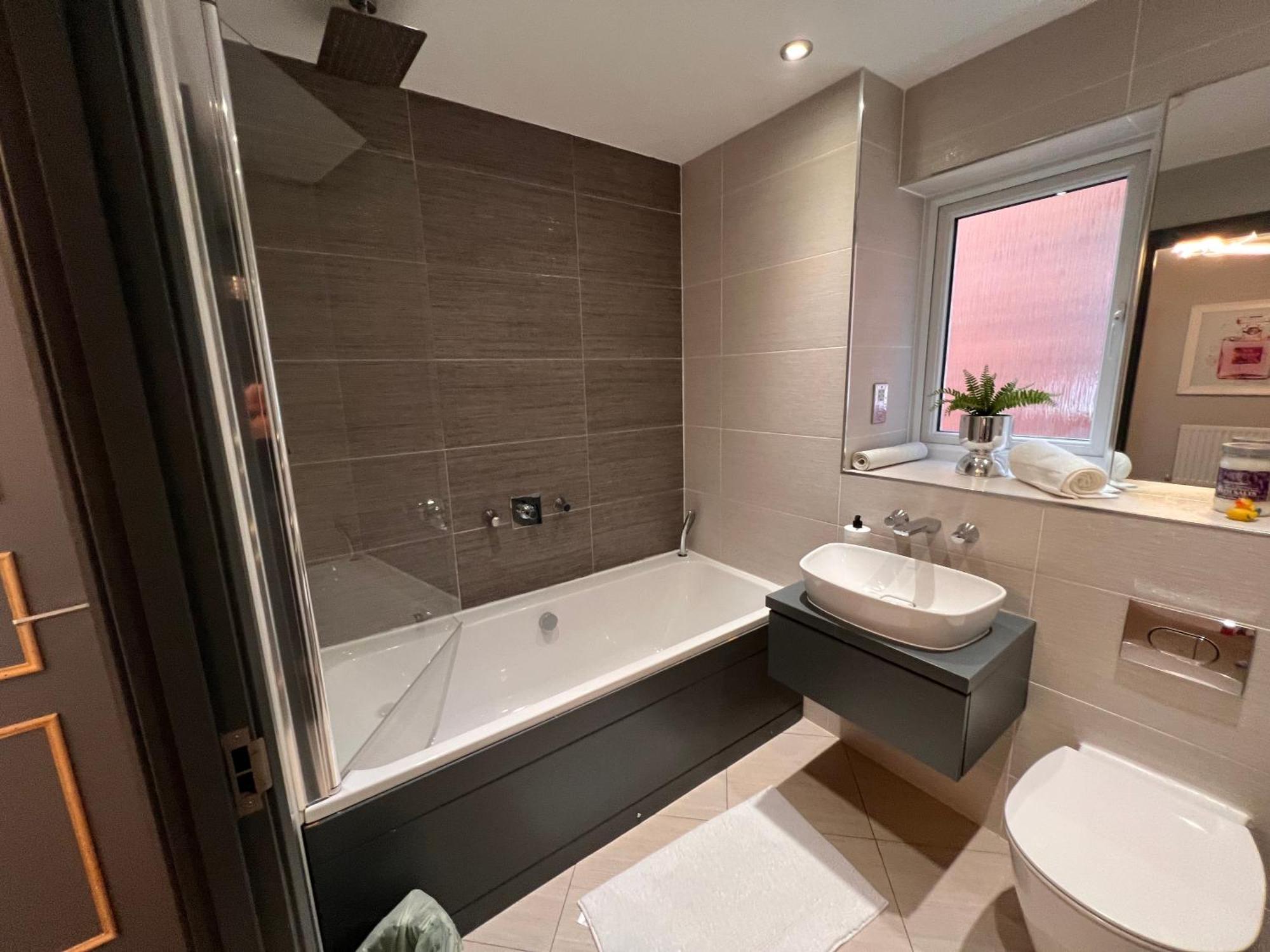 Luxury Durham Home In Dh1, Free Parking, No Fees Buitenkant foto
